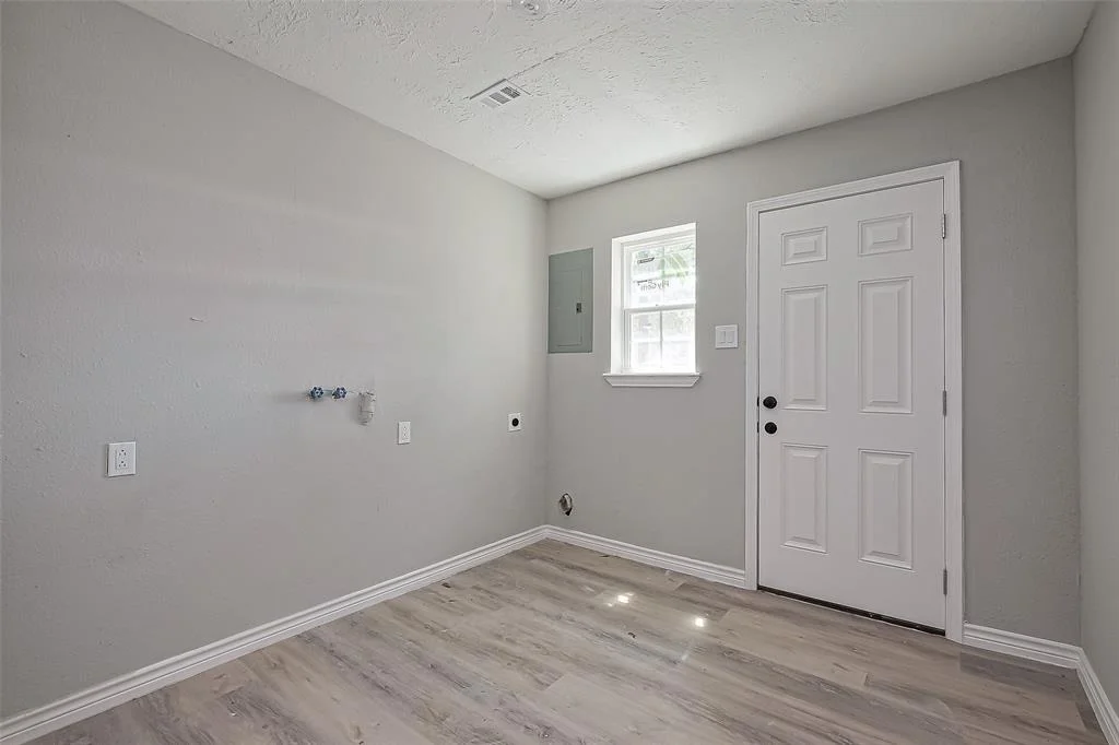 Photo of 23480 Mayer Road