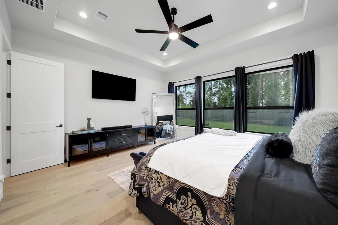 Photo of 16011 Bonjour Boulevard