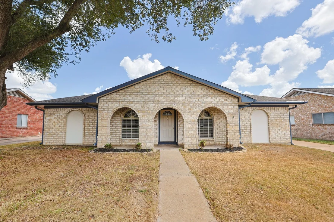 Photo of 815 Park Meadow Drive