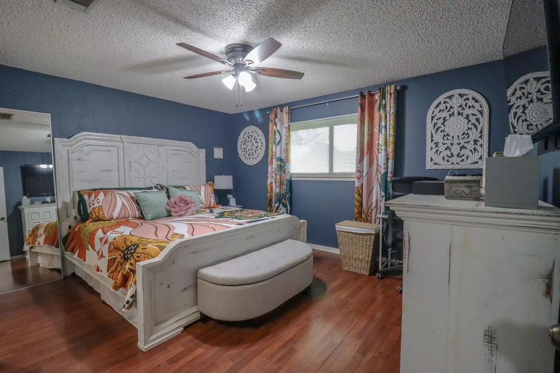 Photo of 2055 Stacy Street