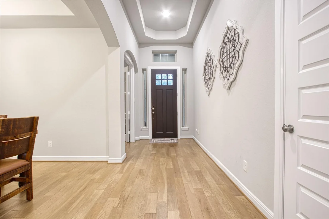 Photo of 6919 Red Oak Drive