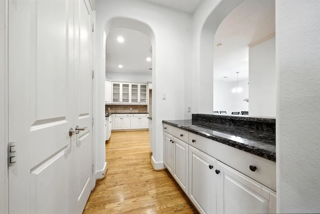 Photo of 2714 Stuart Manor