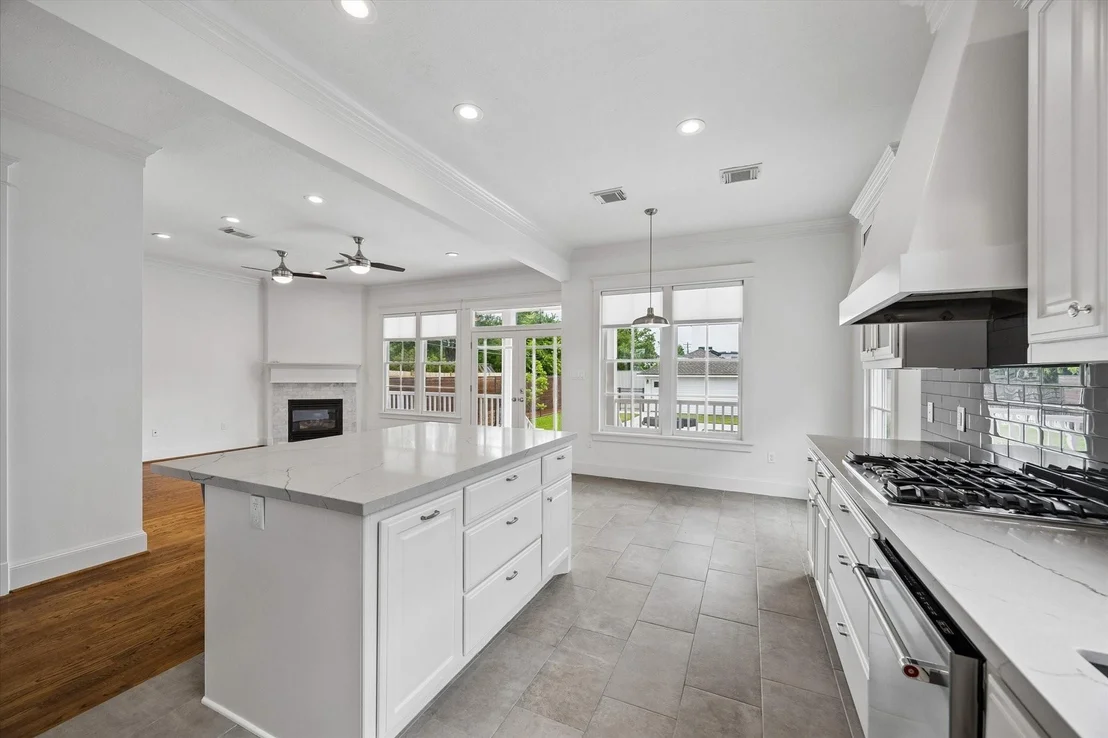 Photo of 3915 Golf Drive