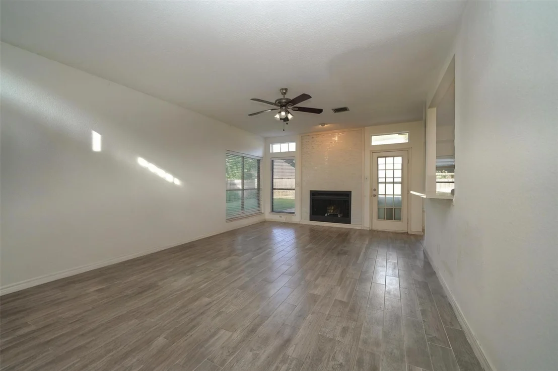 Photo of 4610 Sunshine Drive