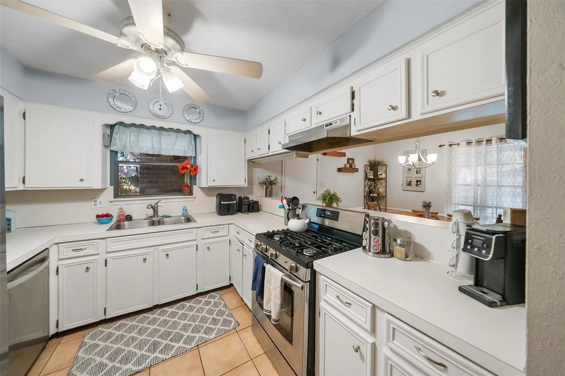 Photo of 2718 Longleaf Pines Drive