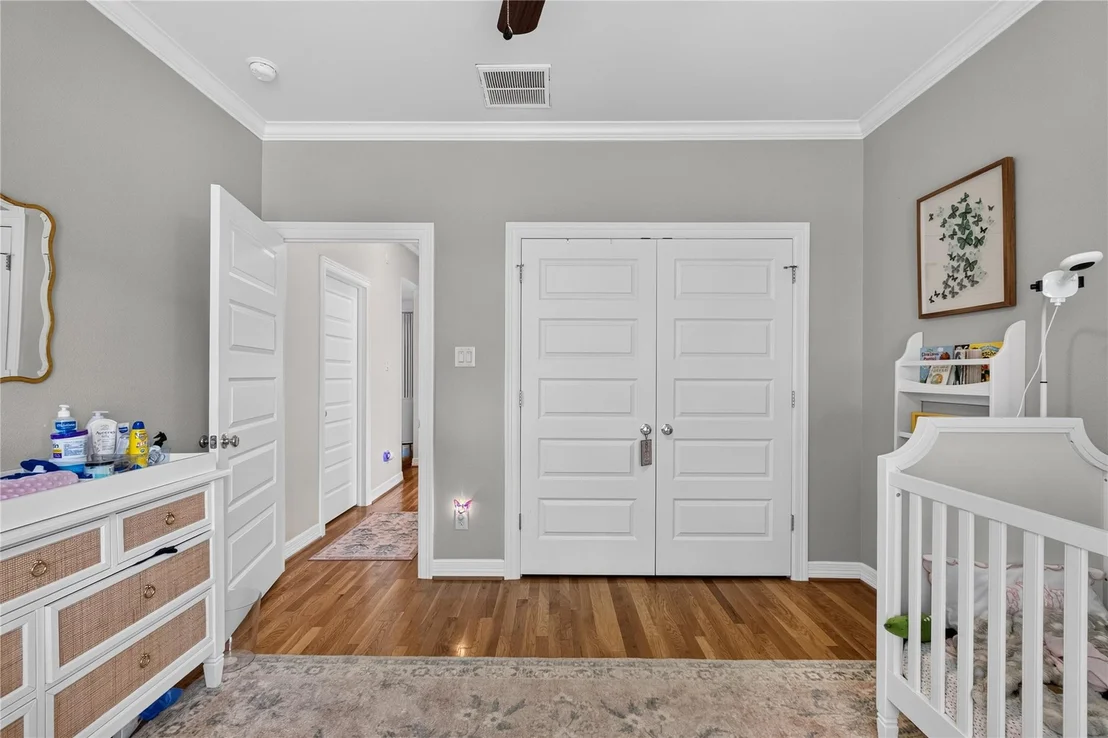 Photo of 1722 Chippendale Road