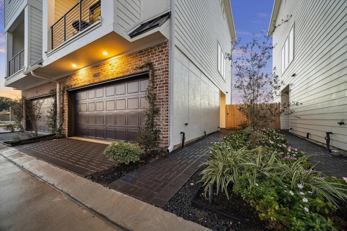 Photo of 3912 Willowbend Point Drive