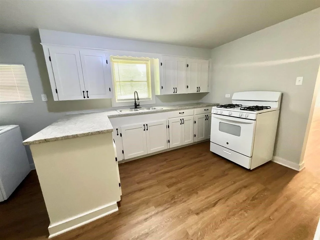 Photo of 655 N 2nd Street