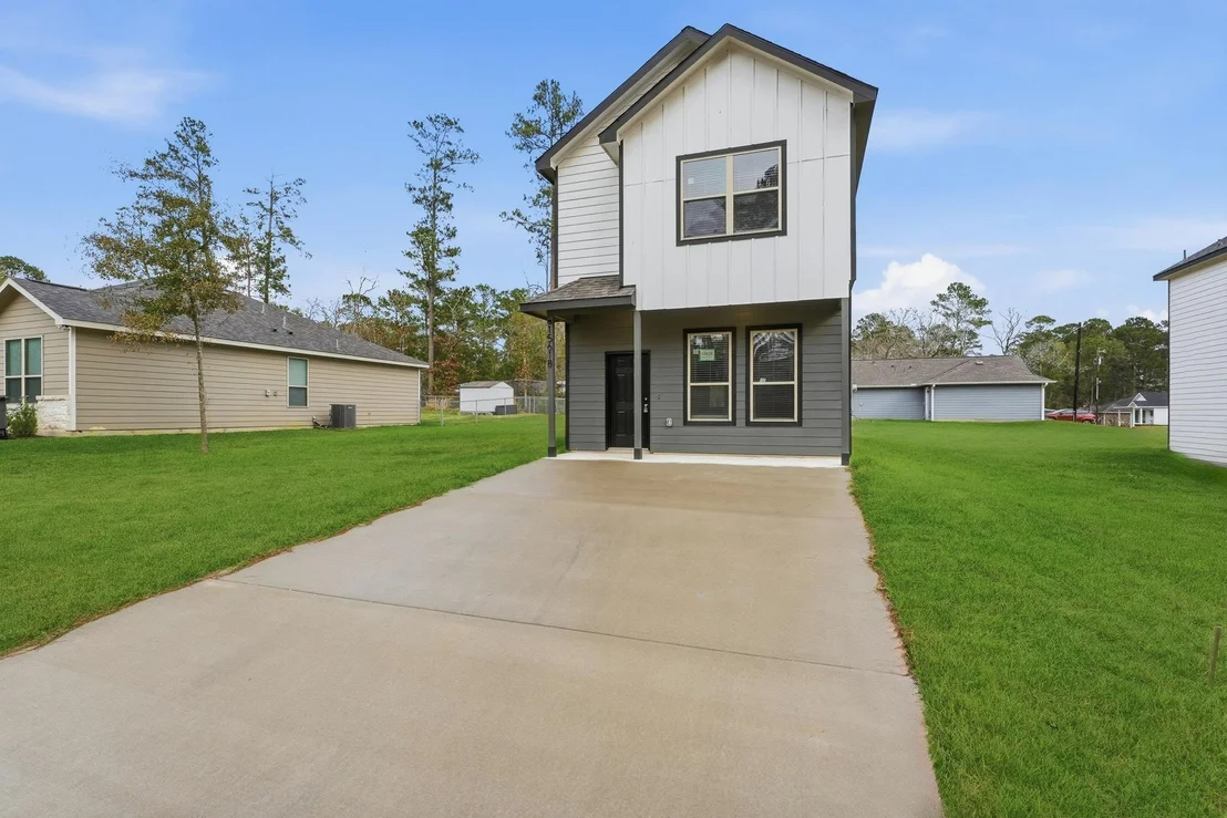 Photo of 15618 Sycamore Drive