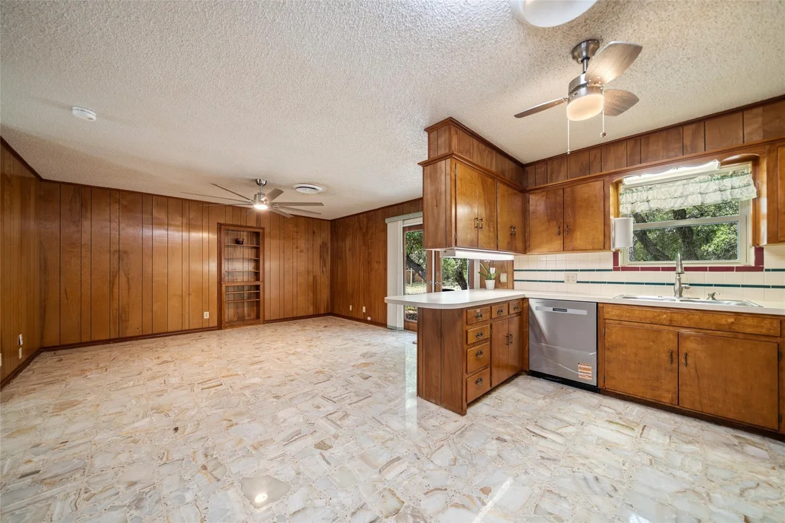 Photo of 2419 Henrietta Place