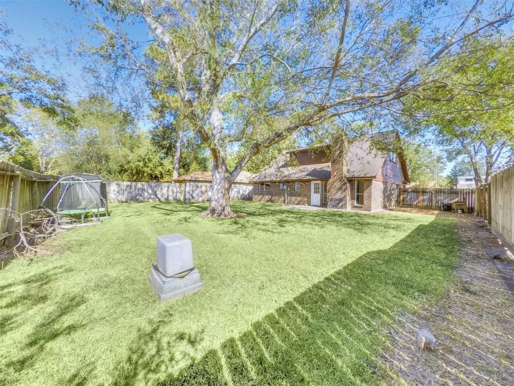 Photo of 23823 English Oak Drive