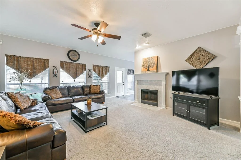 Photo of 4102 Lakepointe Forest Drive