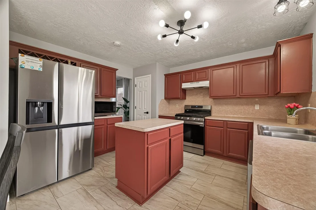 Photo of 579 Rivergrove Drive