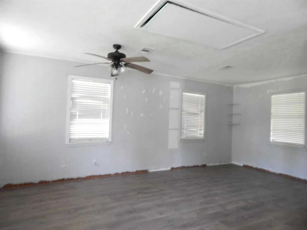 Photo of 10 E Watson Street