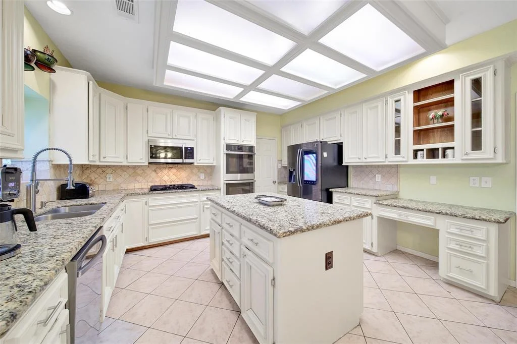 Photo of 16702 Avenfield Road