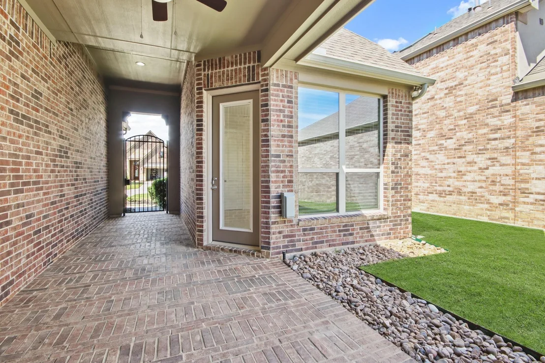 Photo of 8931 Leaning Hollow Lane