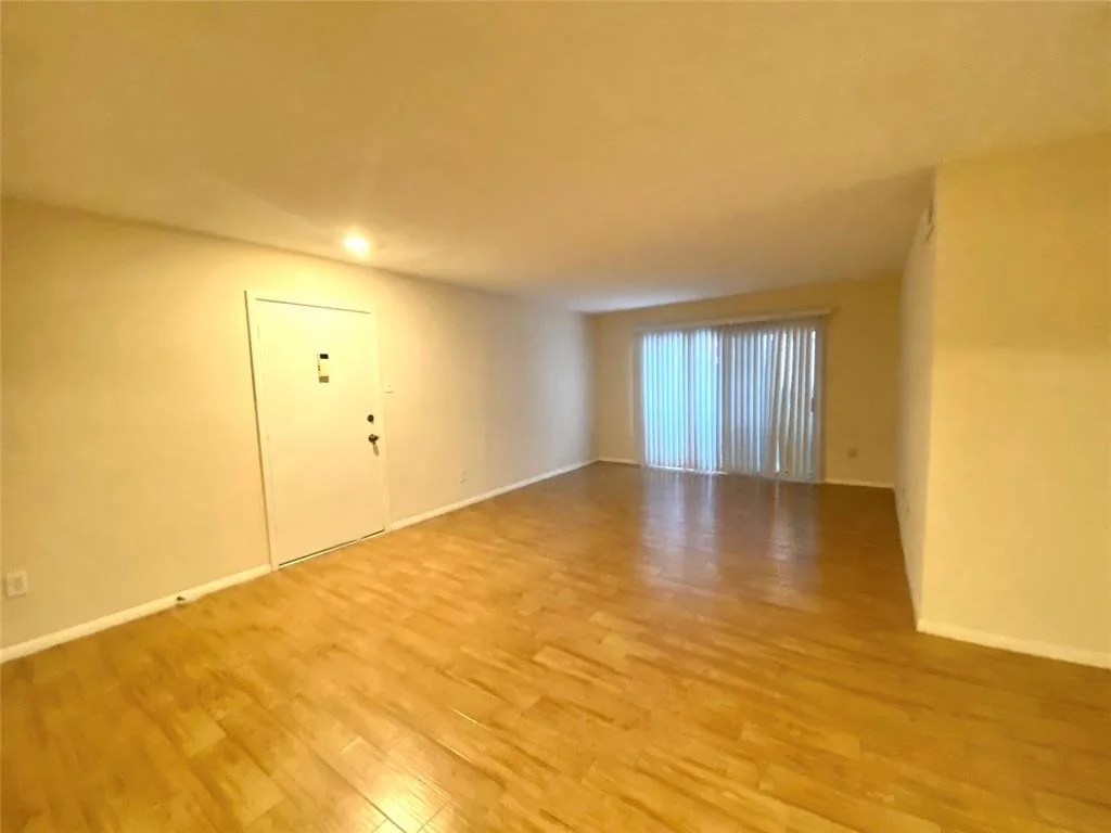 Photo of Unit 11 at 7575 Katy Freeway