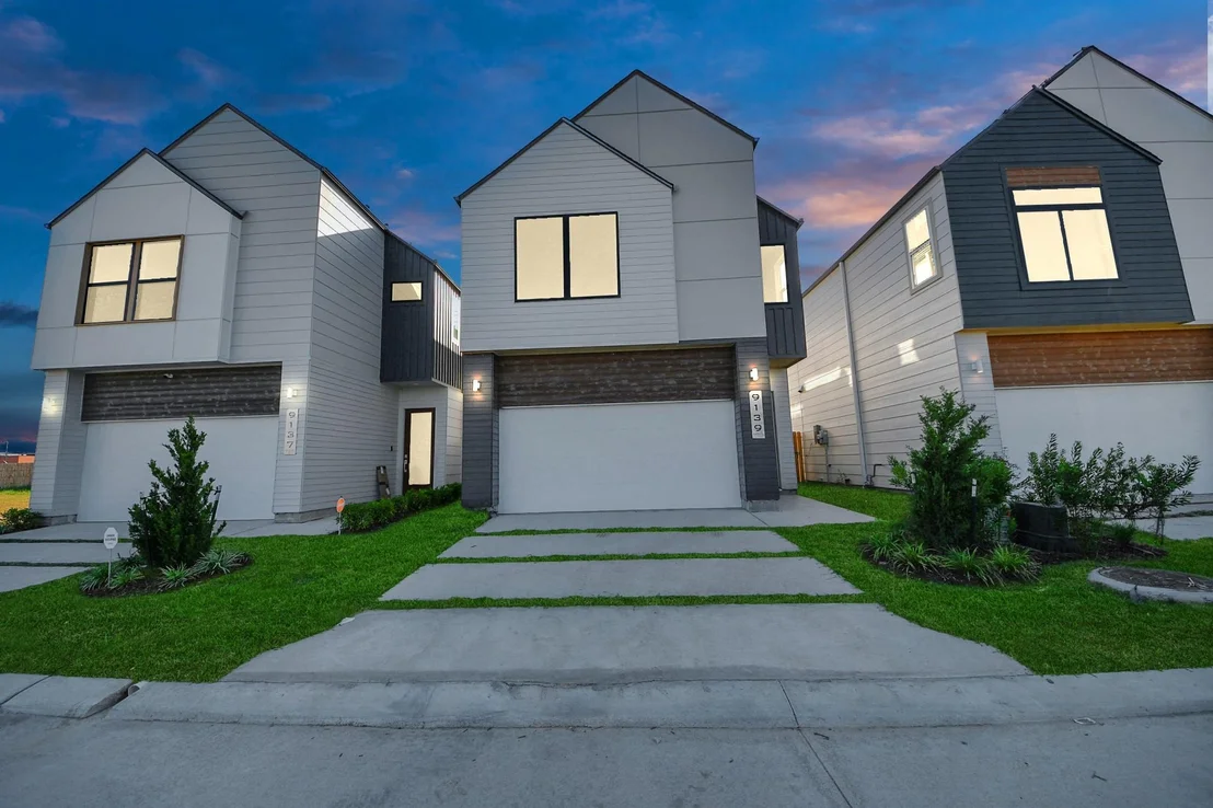 Photo of 2106 Diagonal Lane