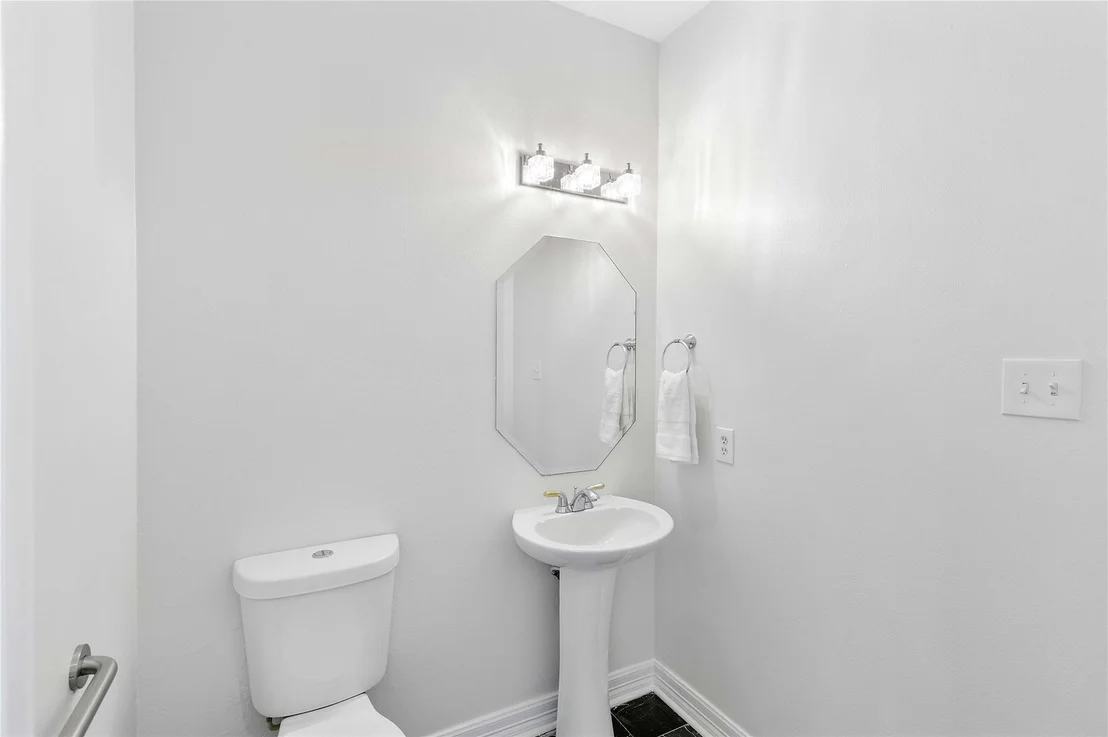 Photo of 17802 White Oak Hill