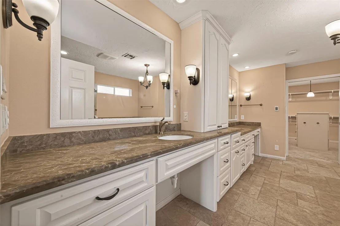 Photo of 6210 Claridge Drive