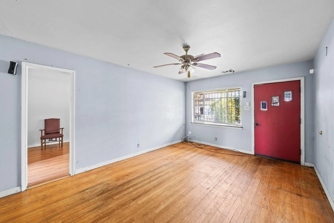 Photo of 5810 Langley Road