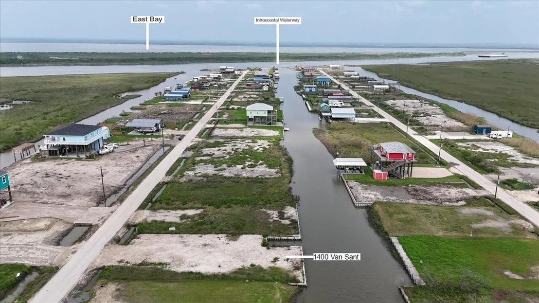 Photo of 1400 Van Sant