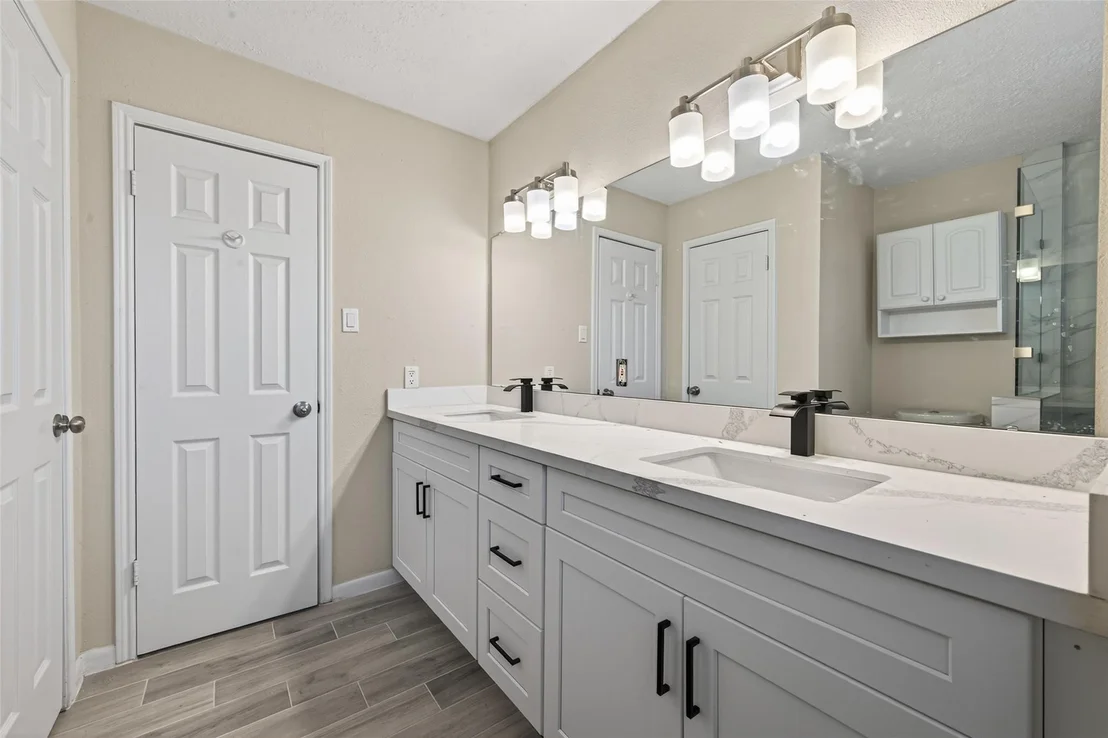 Photo of 6038 Greenmont Drive