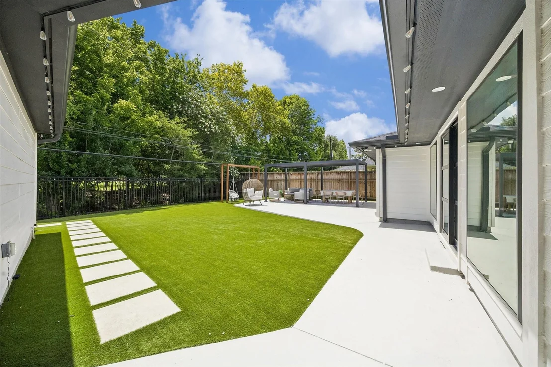 Photo of 115 Blue Willow Drive