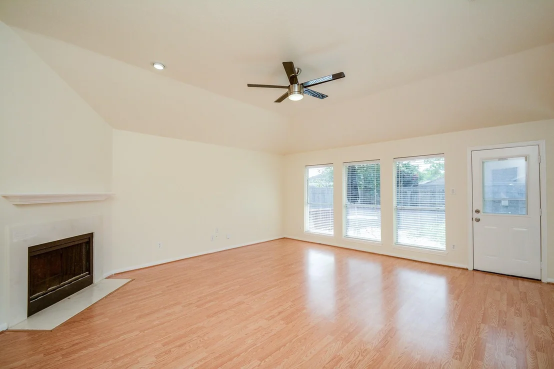 Photo of 9502 Coast Bridge Street