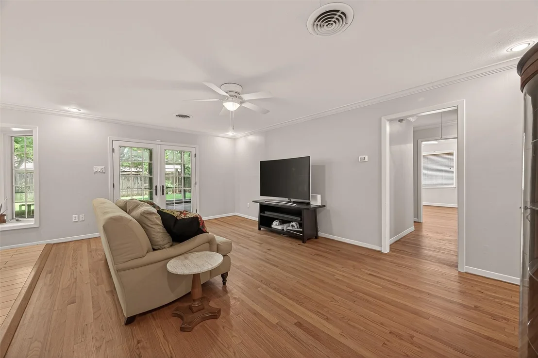 Photo of 10807 Oasis Drive