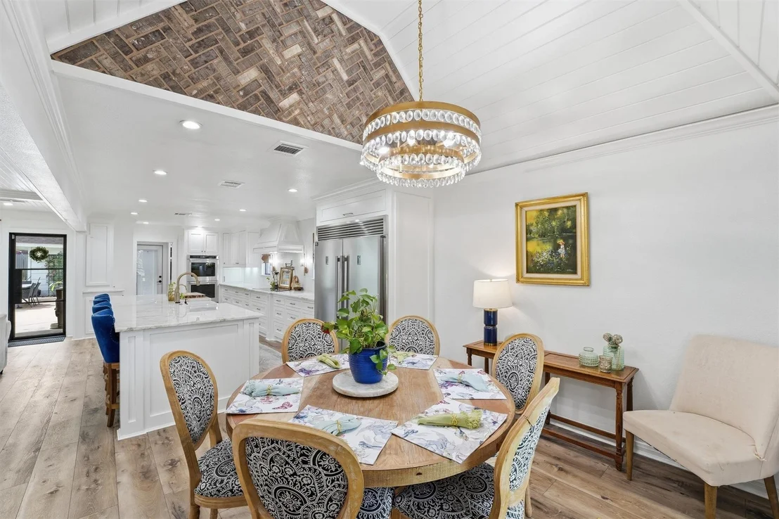 Photo of 615 Brenwick Court