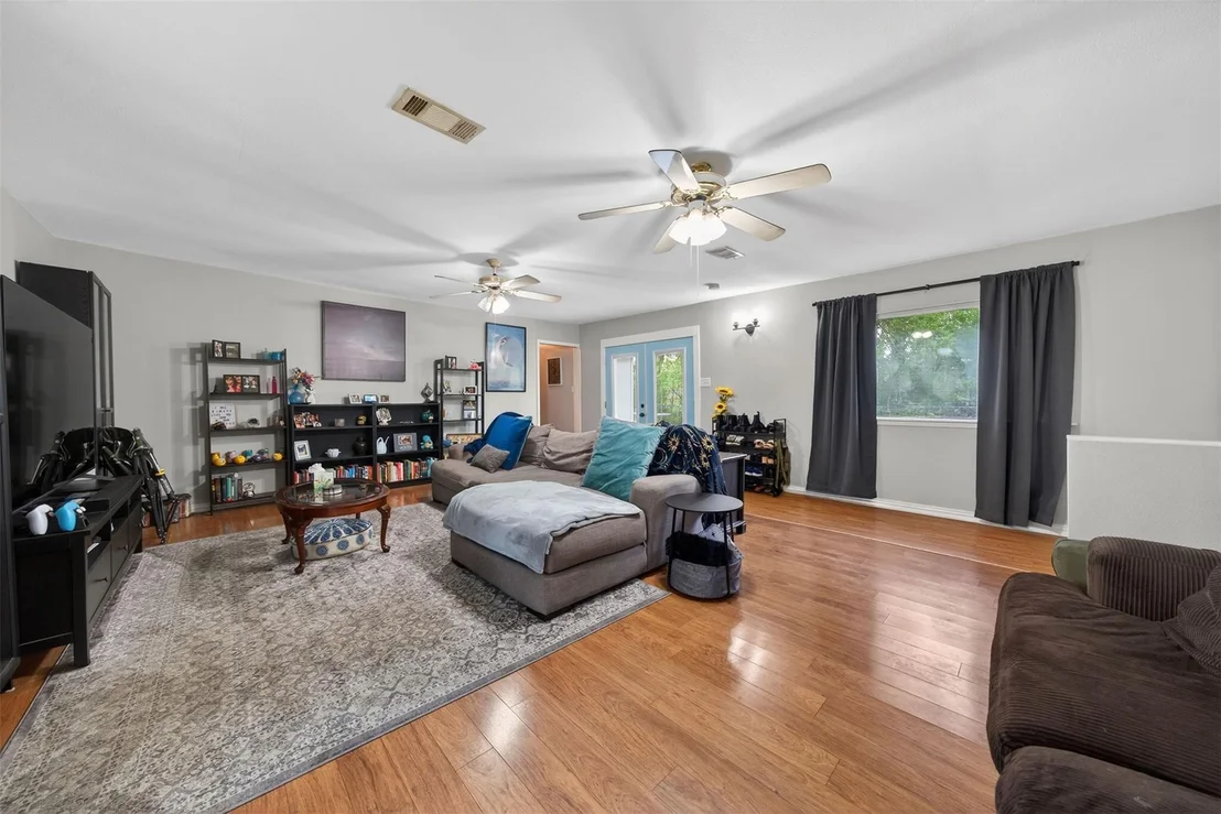 Photo of 15185 Travis Lane