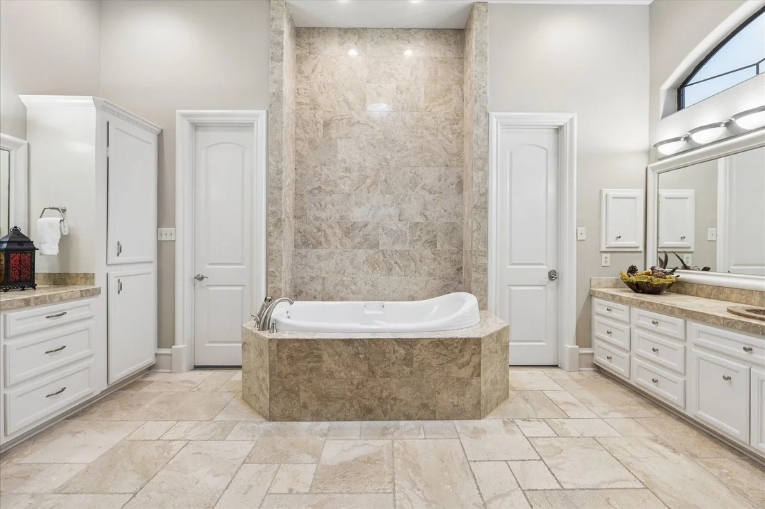 Photo of 6810 Anthonia Lane