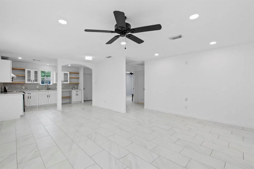 Photo of 6023 Glen Lee Drive