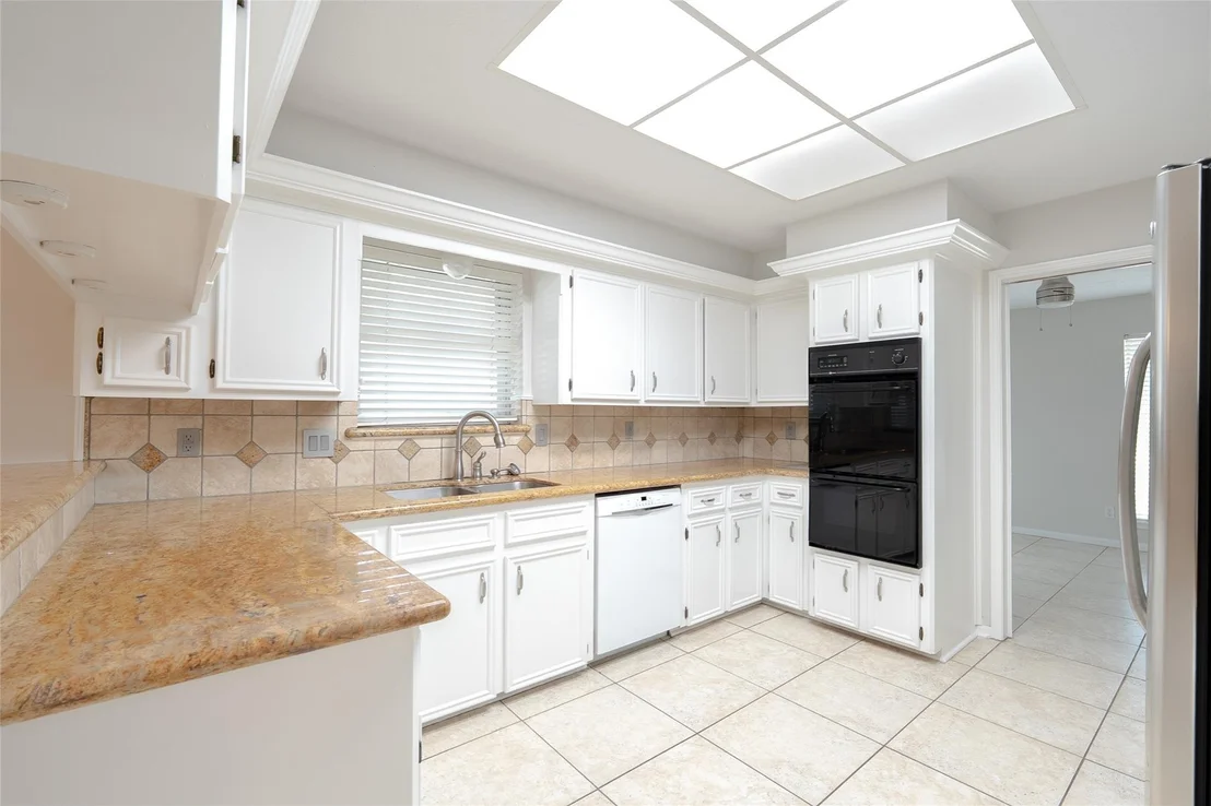 Photo of 15931 Boulder Oaks Drive