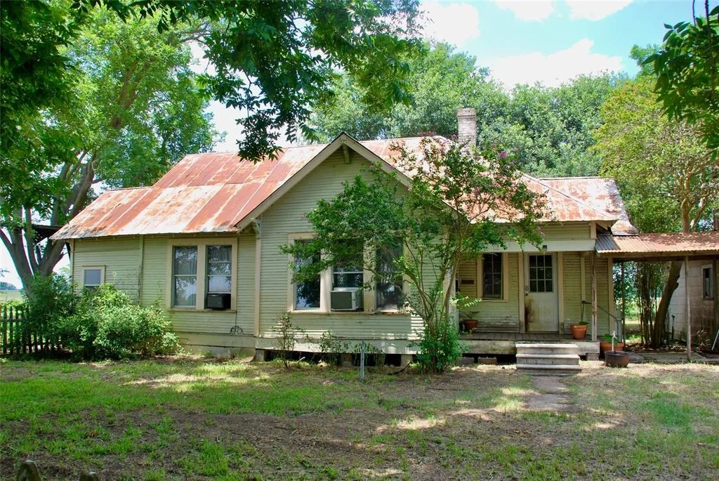 Photo of 1024 E Sedan Road
