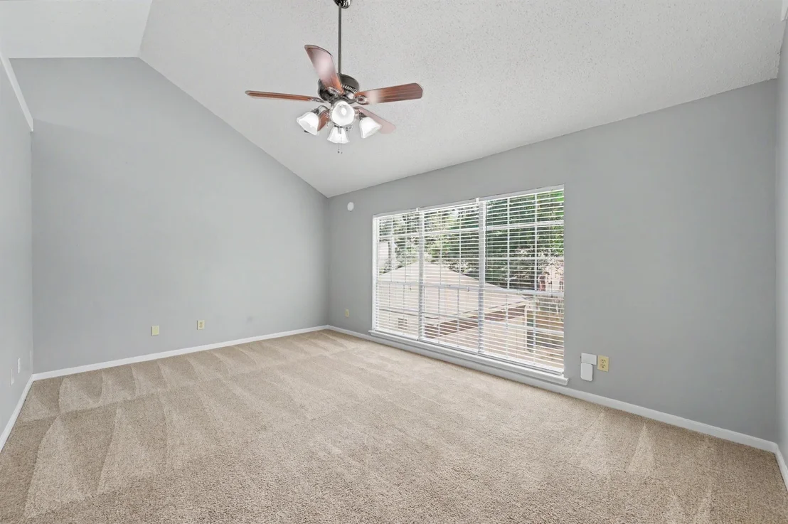 Photo of 80 Eagle Rock Circle