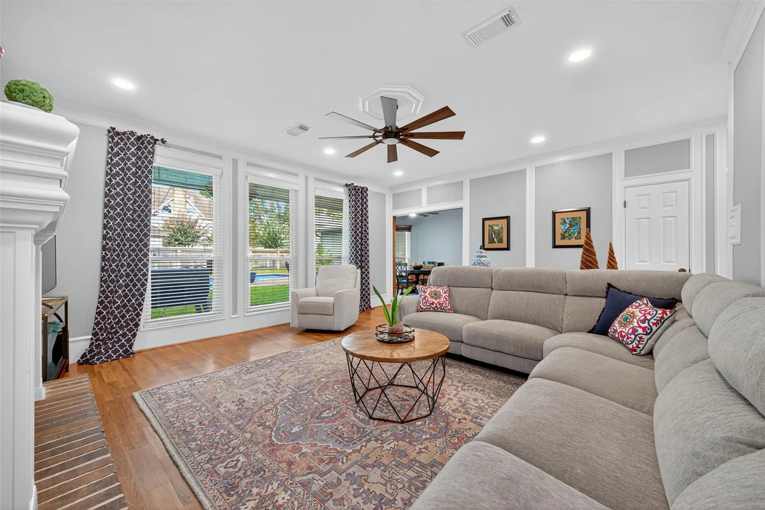 Photo of 17811 Woodlode Lane