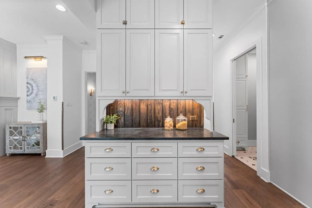 Photo of 184 W Shadowpoint Circle
