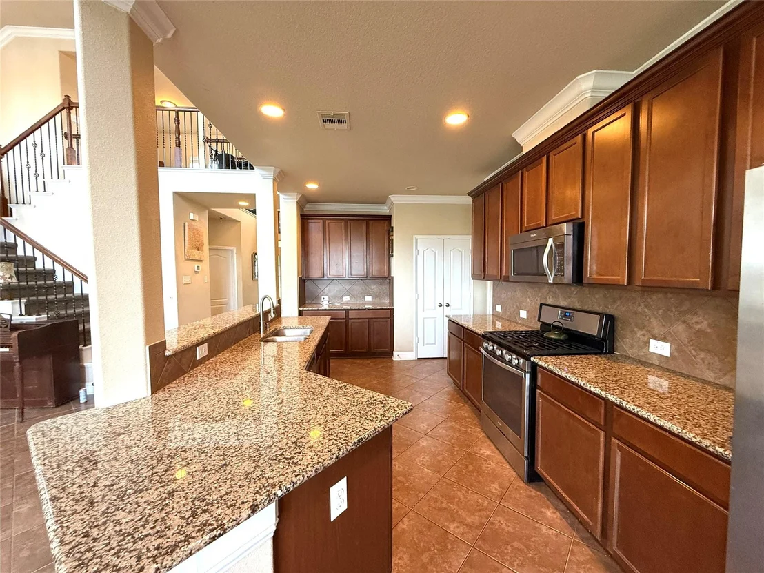 Photo of 5939 Northcrest Village Way