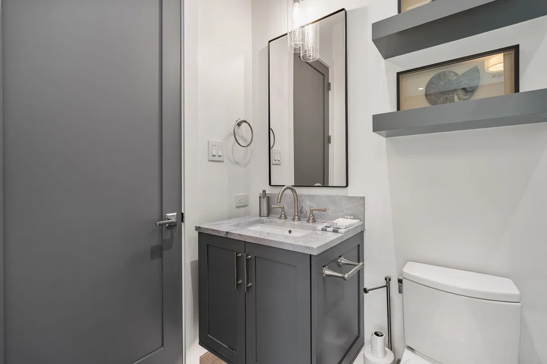 Photo of 2130 Stanmore
