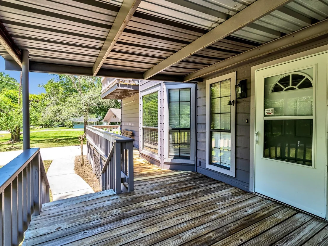 Photo of 351 White Oak Drive