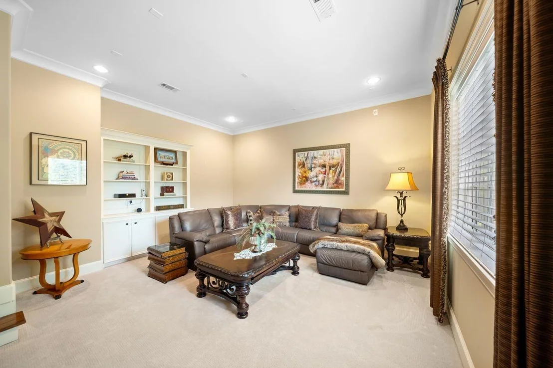 Photo of 1226 Chippendale Road
