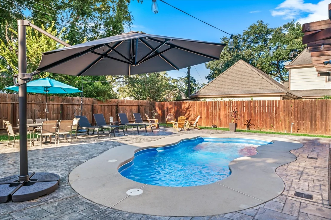 Photo of 1806 Saddlecreek Drive