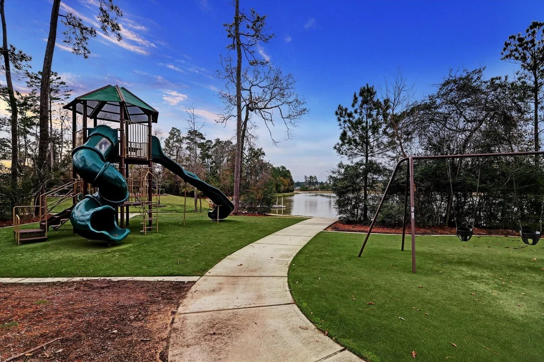 Photo of 915 Falcon Hollow Lane