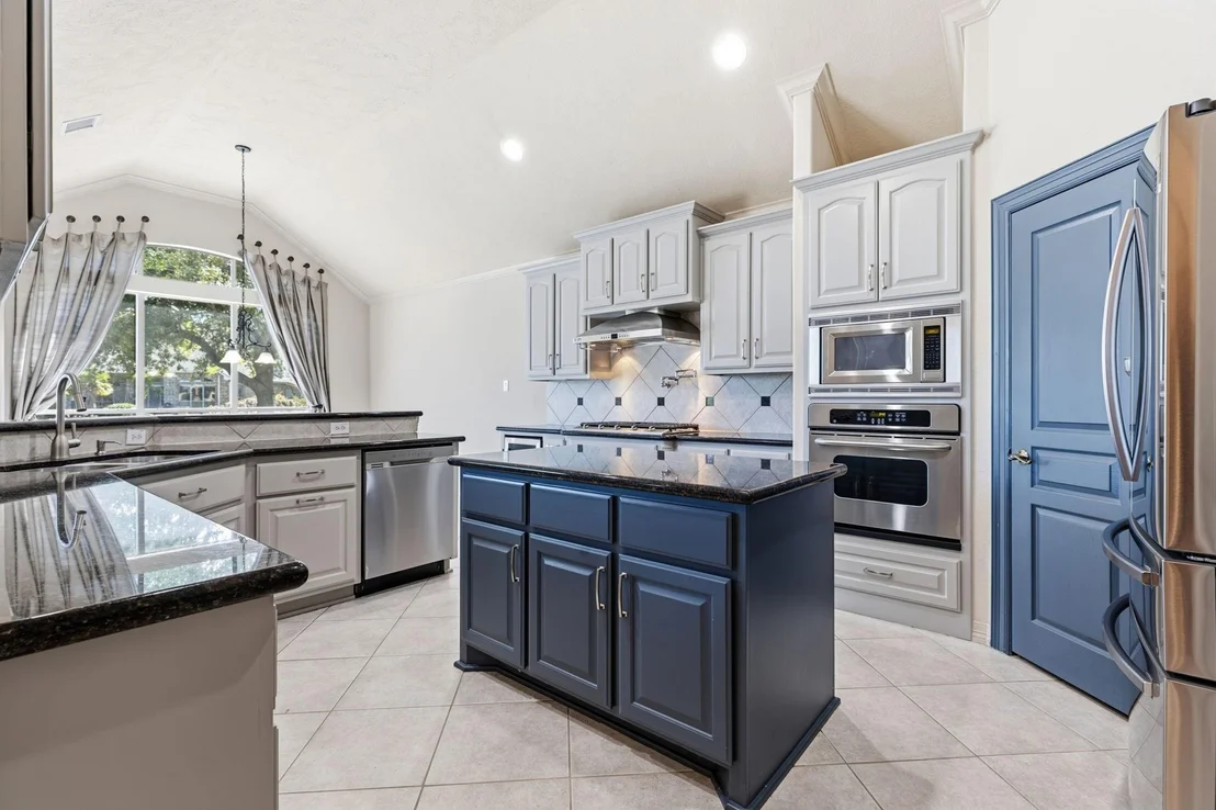 Photo of 8411 Middle Canyon Road