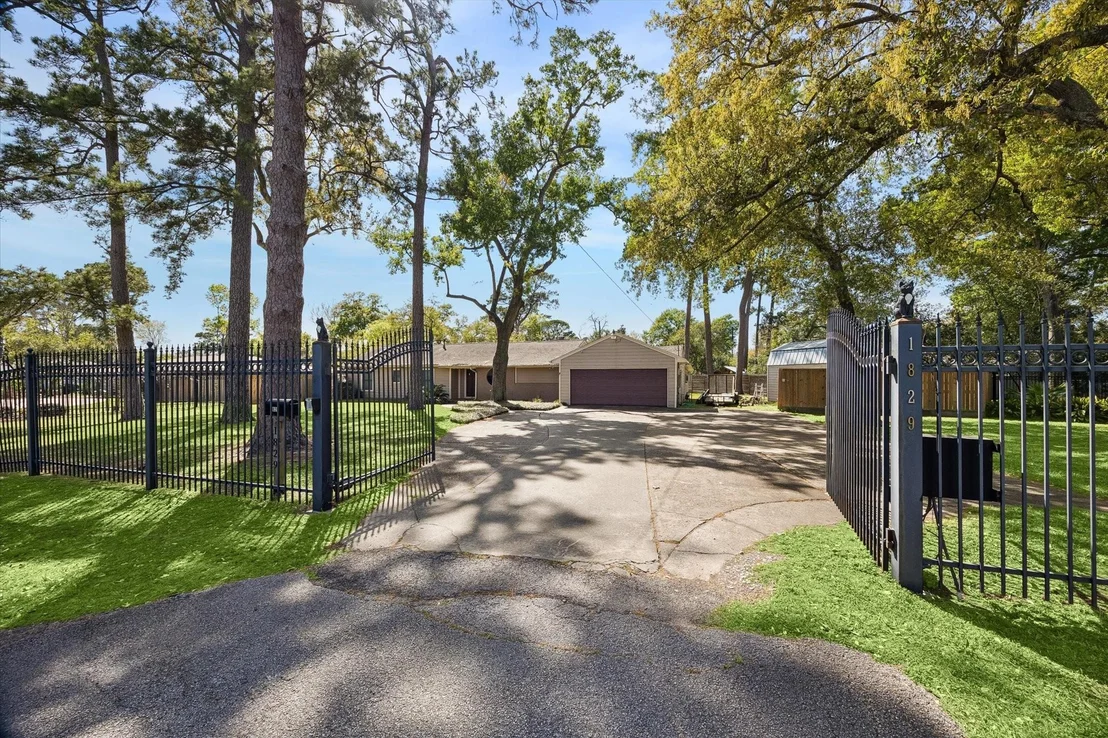 Photo of 1829 Campbell Road