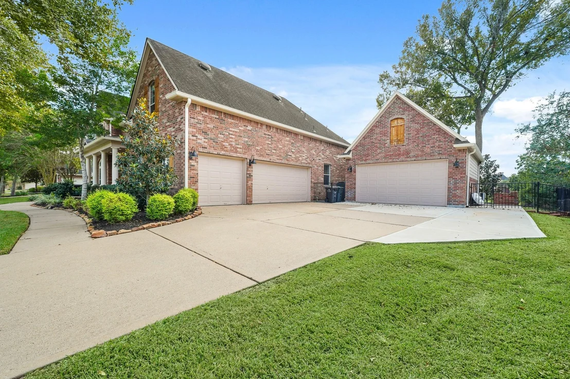 Photo of 4703 Oxbow Circle W