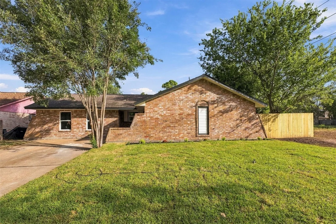 Photo of 7502 Woodsman Trail