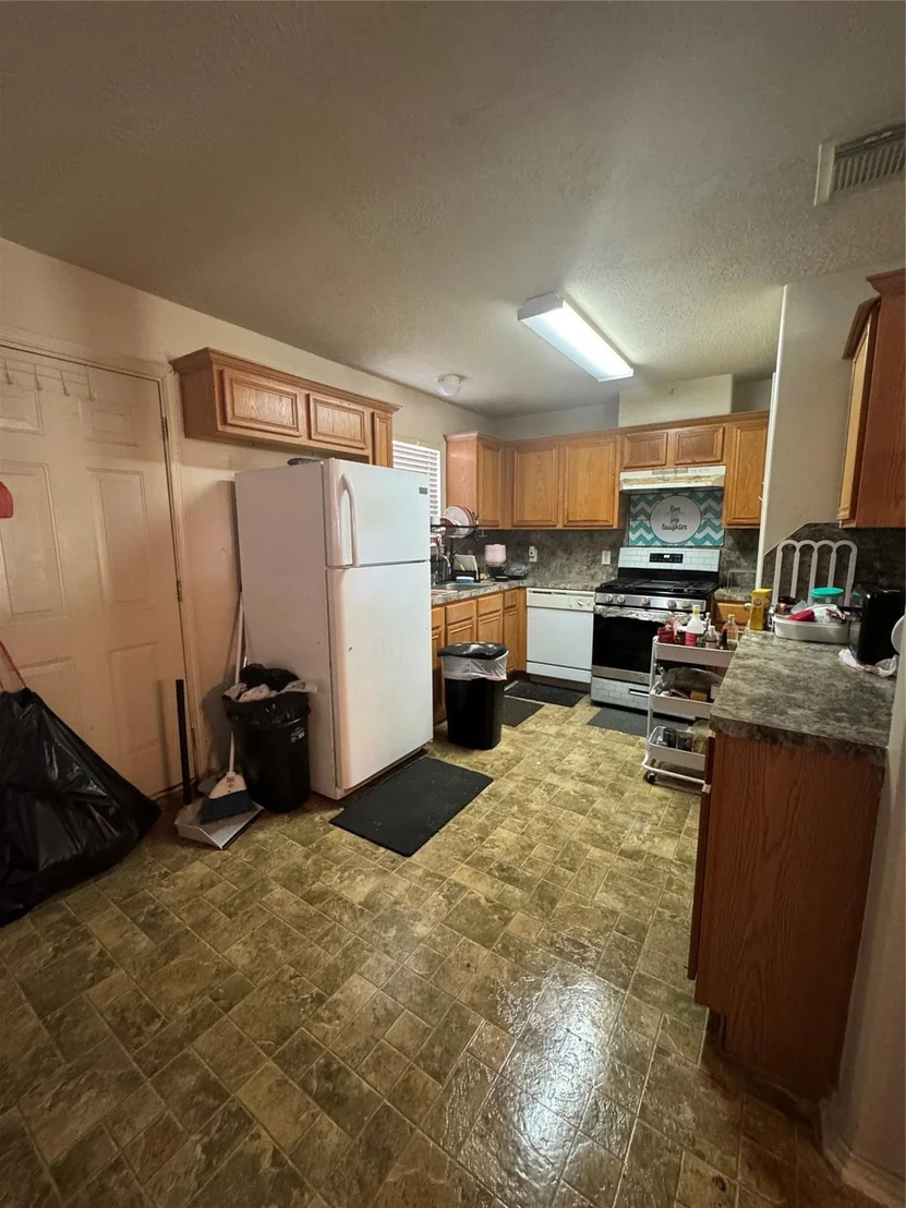 Photo of 1011 Lancaster Lake Drive
